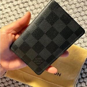 Pre owned come with dust bag 
Louis Vuitton Men Small Leather Goods
Card